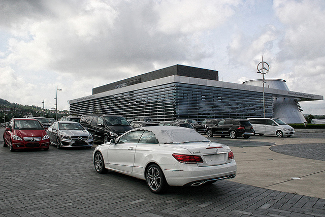 Mercedes-Fabrik: Wie steht es um die Zukunft der deutschen Automobilbranche?