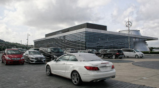 Mercedes-Fabrik: Wie steht es um die Zukunft der deutschen Automobilbranche?